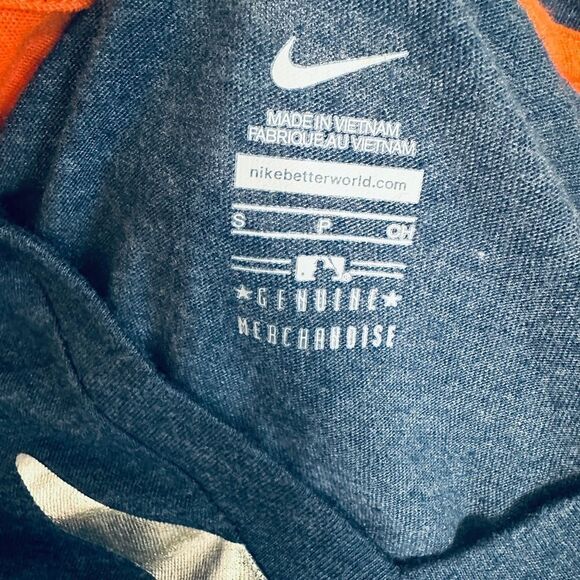 Women’s Nike Detroit Tigers Striped Sleeve Metallic Logo Baseball Tee - Picture 5 of 7